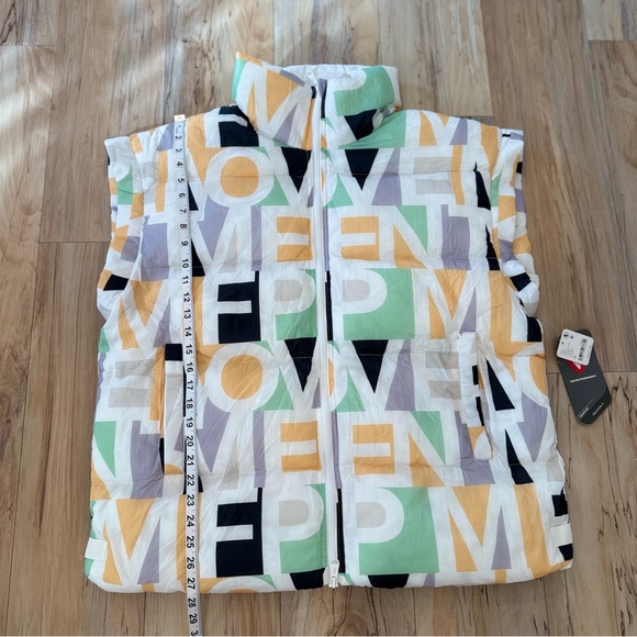 Free People Movement In A Bubble Printed Puffer Vest. NWT. Blocked logo, M - Picture 9 of 14